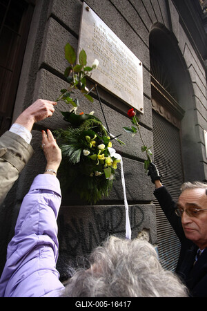 Megemlékezés a Jókai utcában-stock-foto