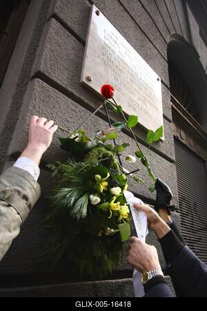 Megemlékezés a Jókai utcában-stock-foto