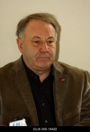 Kapcsold ki! sajtótájékoztató-stock-foto