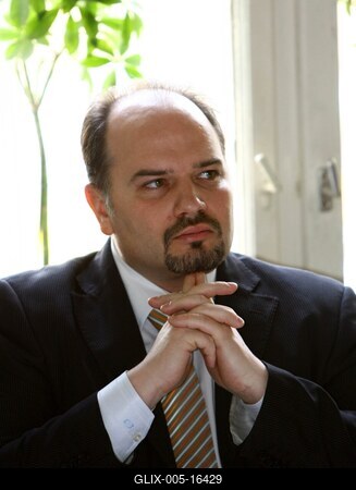 Kapcsold ki! sajtótájékoztató-stock-foto