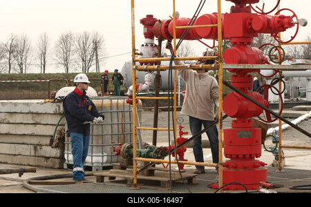 Földgáz-kitermelés, Makói-árok-stock-foto