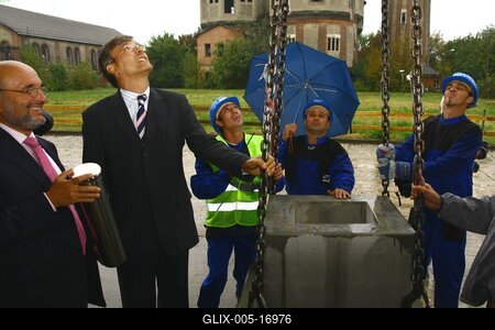 Új magánegyetemről szóló szerződés Óbudán-stock-foto