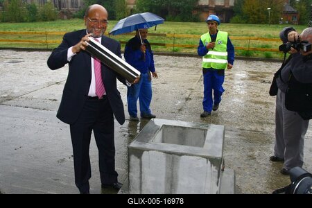 Új magánegyetemről szóló szerződés Óbudán-stock-foto