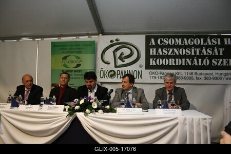 Optikai műanyaghulladék-válogató üzem-stock-foto