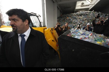 Optikai műanyaghulladék-válogató üzem-stock-foto