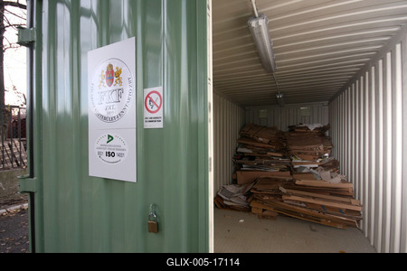 Hulladékudvar a XVIII. kerületben-stock-foto