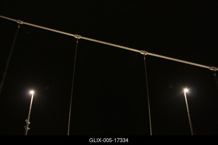 Díszkivilágítás az Erzsébet hídon-stock-foto