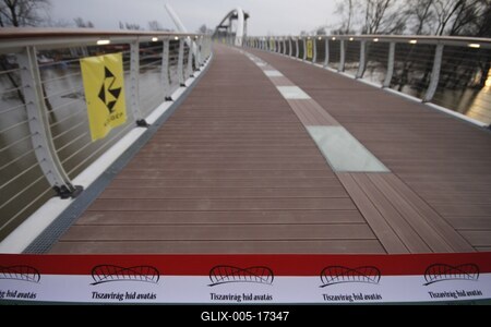 A szolnoki Tiszavirág híd avatója-stock-foto