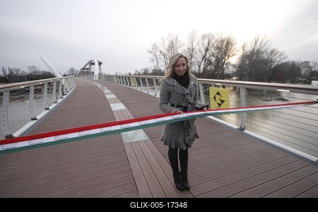 A szolnoki Tiszavirág híd avatója-stock-foto