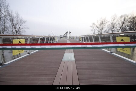 A szolnoki Tiszavirág híd avatója-stock-foto