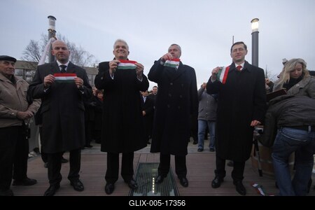 A szolnoki Tiszavirág híd avatója-stock-foto