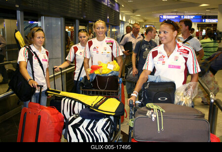 Hazaérkeztek kajakosaink-stock-foto