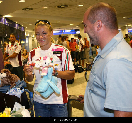 Hazaérkeztek kajakosaink-stock-foto