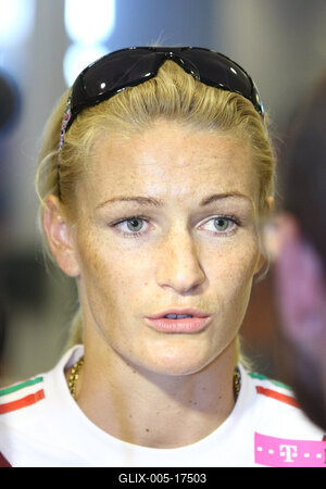 Hazaérkeztek kajakosaink-stock-foto