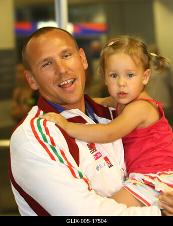 Hazaérkeztek kajakosaink-stock-foto