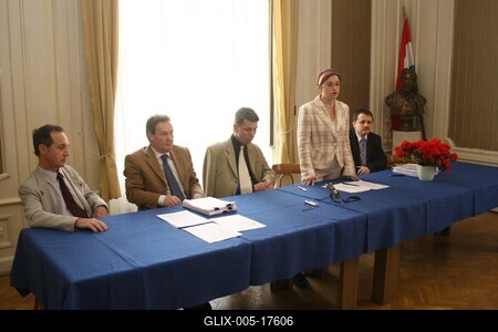 Kamarák sajtótájékoztatója-stock-foto