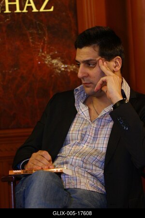 A "Kamu Kérő" című könyv bemutatója-stock-foto