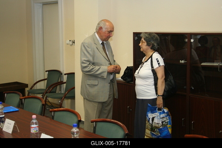 Hiller István részt vesz a Felsőoktatási Kerekasztal ülésén-stock-foto