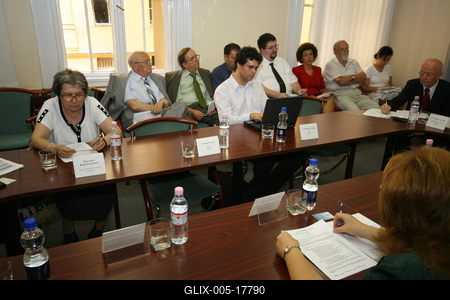 Hiller István részt vesz a Felsőoktatási Kerekasztal ülésén-stock-foto