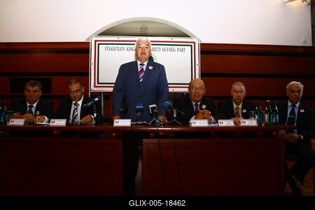 Lengyel Zoltán országgyűlési képviselő sajtótájékoztatója-stock-foto