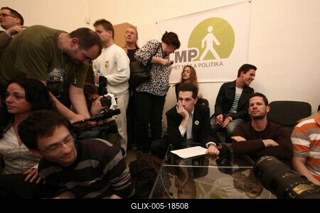 Választások éjszakája - második forduló-stock-foto