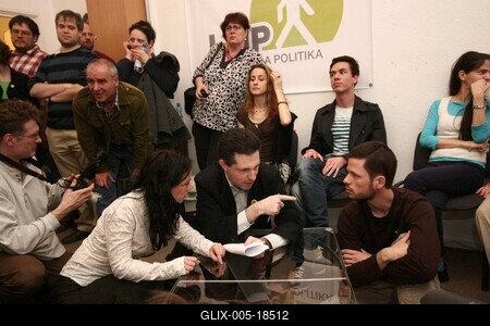 Választások éjszakája - második forduló-stock-foto