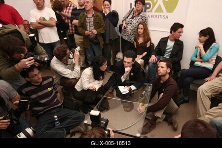 Választások éjszakája - második forduló-stock-foto