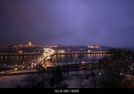 Budapesti panoráma a Lánchíddal-stock-foto