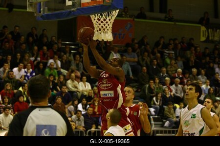 Kerekesszékes kosárlabda gála a SportMax Stadionban-stock-foto