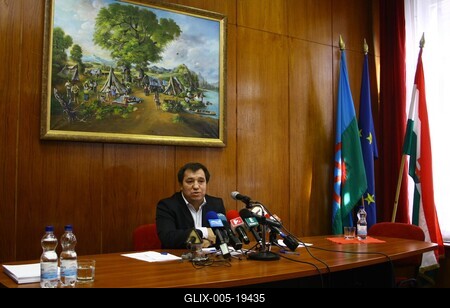 Az Országos Cigány Önkormányzat sajtótájékoztatója-stock-foto