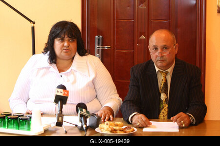 Országos Cigány Önkormányzat sajtótájékoztatója-stock-foto