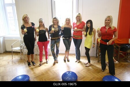 Pirner Alma mozgástréningje-stock-foto