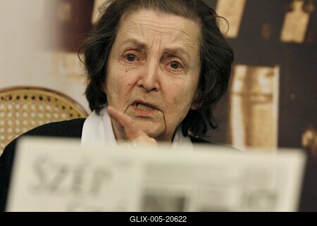 Szép Szó - Népszava-stock-foto