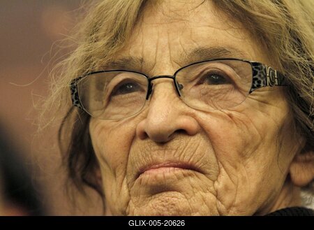 Szép Szó - Népszava-stock-foto