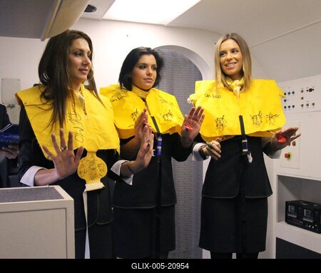 Sztárok a reptéren-stock-foto