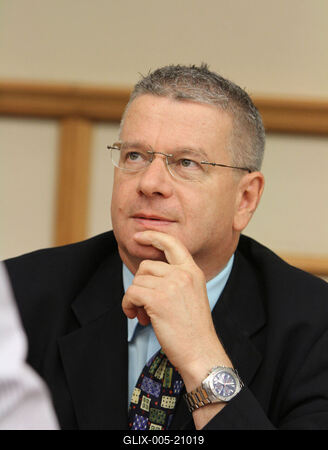 Reptéri biztonság - sajtótájékozttó-stock-foto