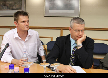 Reptéri biztonság - sajtótájékozttó-stock-foto