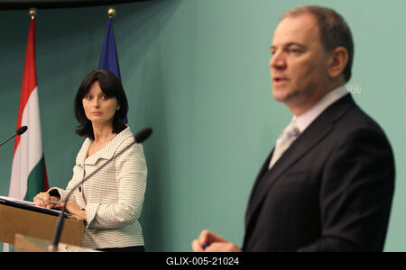 Reptéri biztonság - sajtótájékozttó-stock-foto