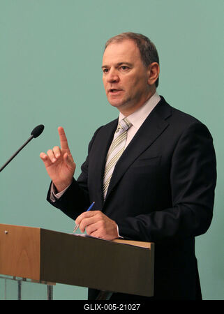 Reptéri biztonság - sajtótájékozttó-stock-foto