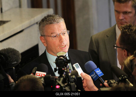 Reptéri biztonság - sajtótájékozttó-stock-foto