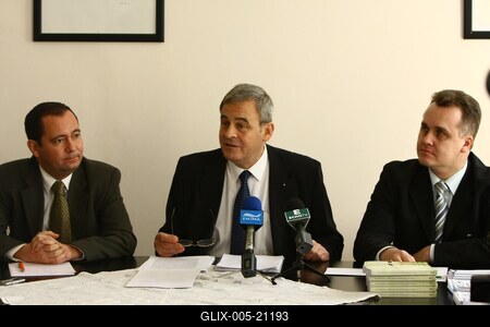 Tőkés László püspök sajtótájékoztatója-stock-foto