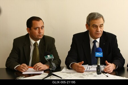 Tőkés László püspök sajtótájékoztatója-stock-foto