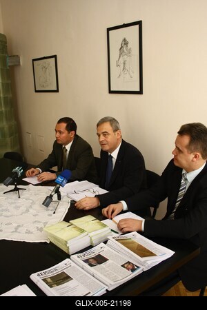 Tőkés László püspök sajtótájékoztatója-stock-foto