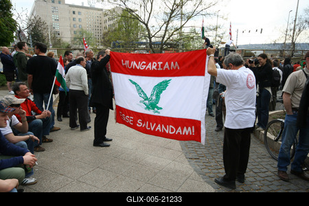 Tüntetés és ellentüntetés az Újlipótvárosban-stock-foto