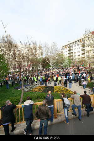 Tüntetés és ellentüntetés az Újlipótvárosban-stock-foto