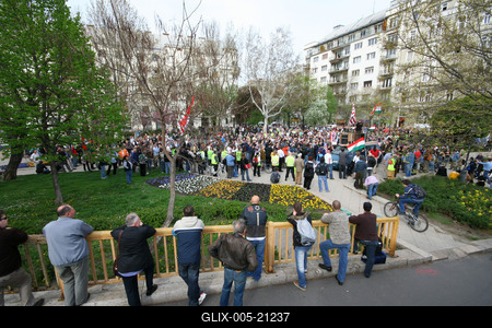 Tüntetés és ellentüntetés az Újlipótvárosban-stock-foto