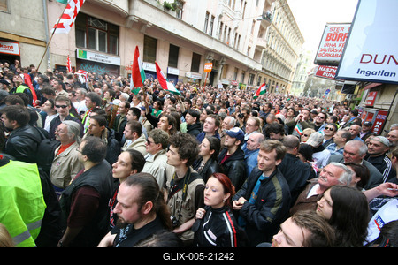 Tüntetés és ellentüntetés az Újlipótvárosban-stock-foto