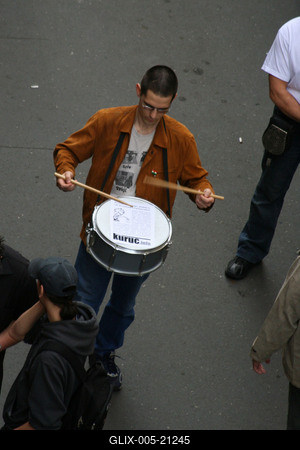 Tüntetés és ellentüntetés az Újlipótvárosban-stock-foto