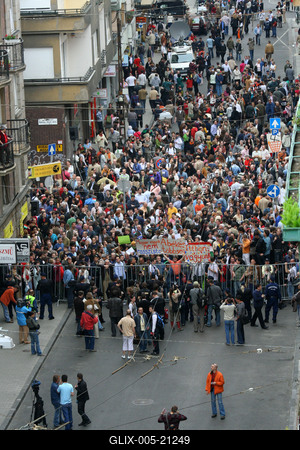 Tüntetés és ellentüntetés az Újlipótvárosban-stock-foto