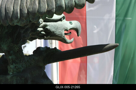 Turulszobor a XII. kerületben-stock-foto